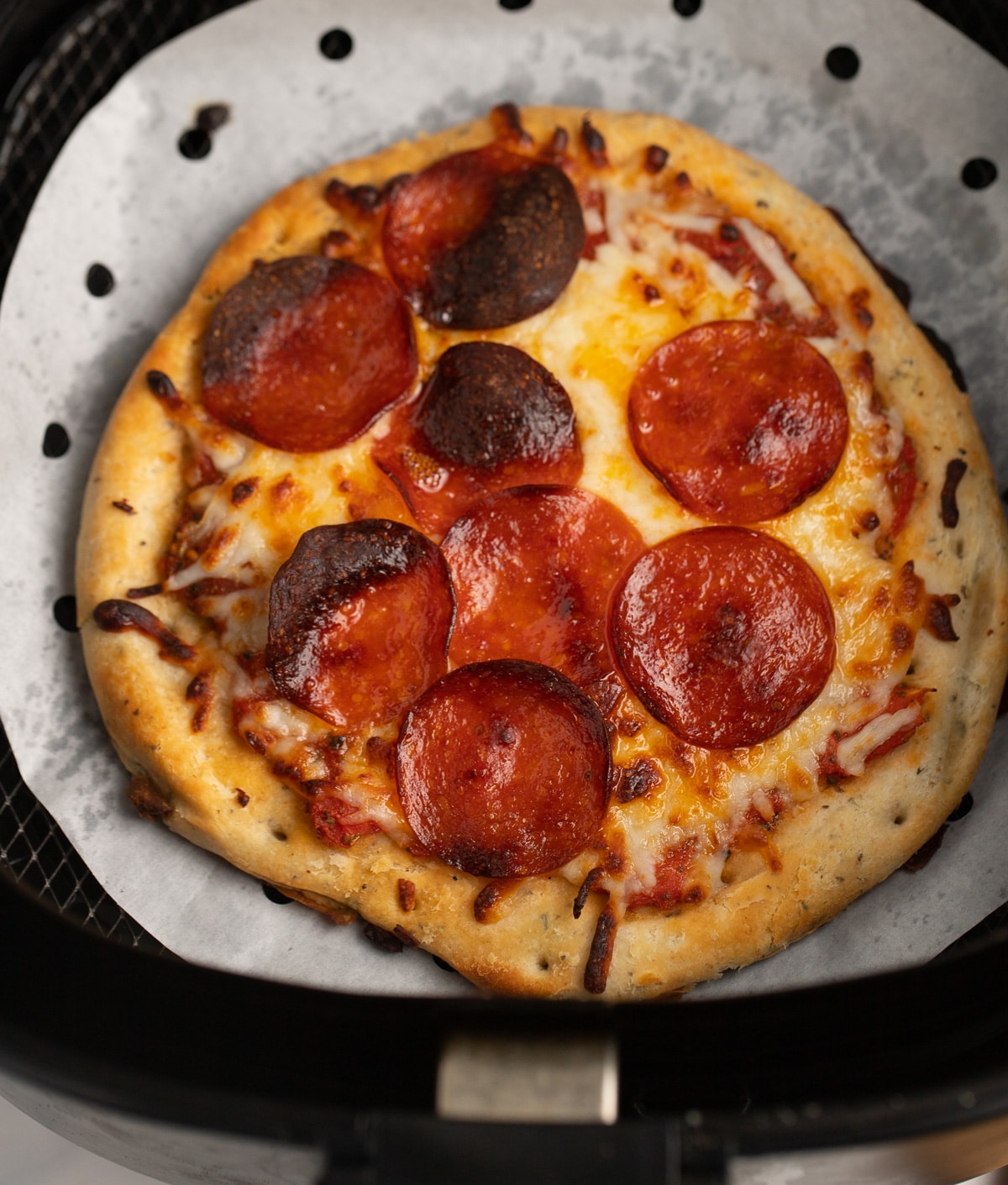 How to Cook a Frozen Pizza in an Air Fryer Oven 