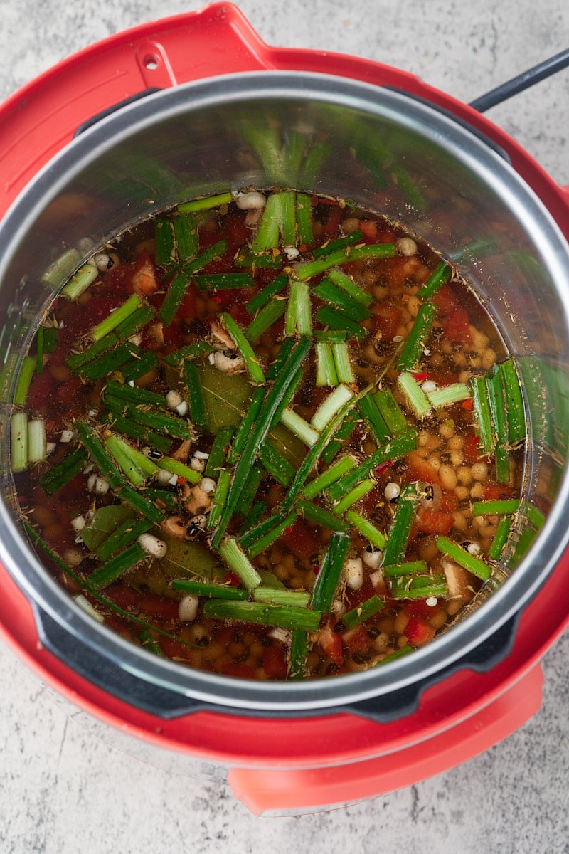 blackeye peas in pressure cooker before cooking